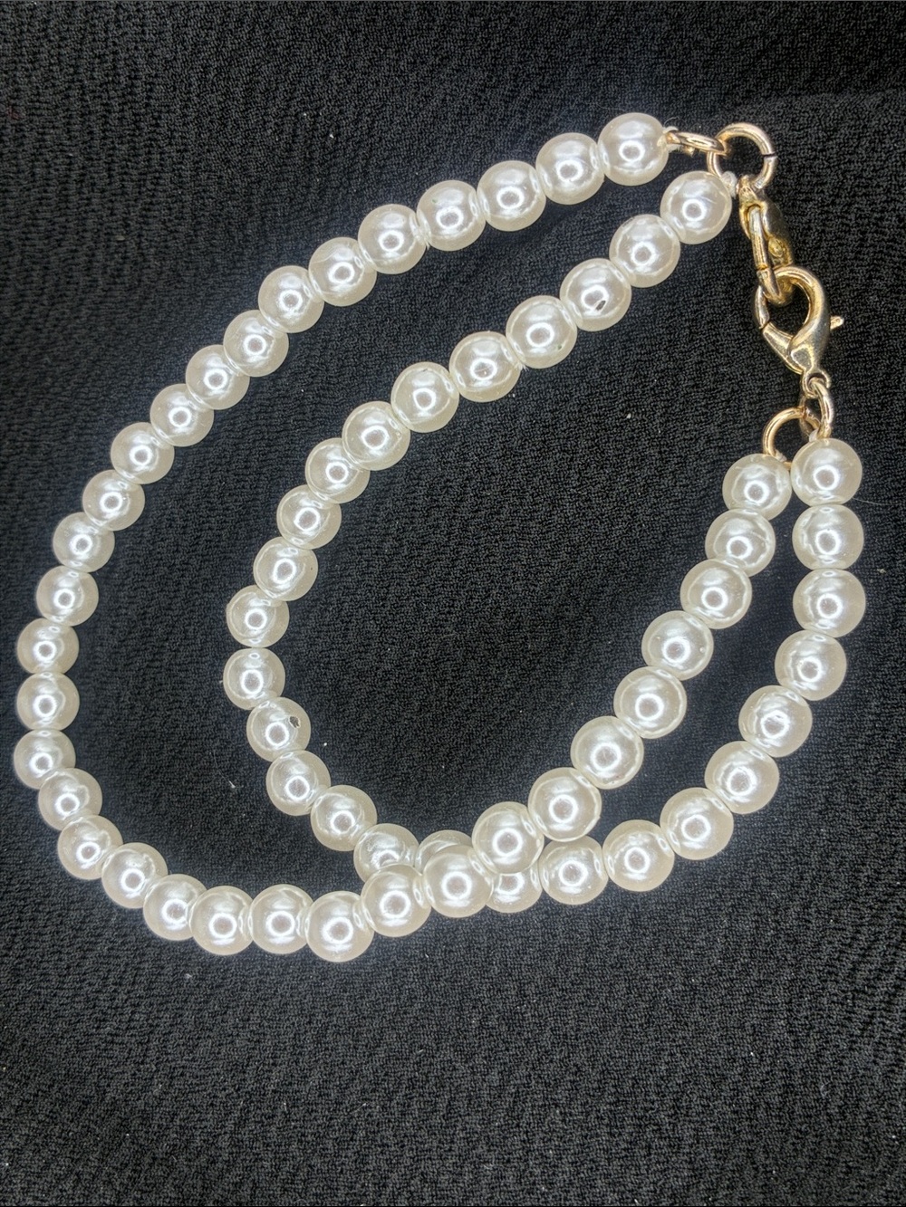 Classic White Pearl Beaded Bracelet with Gold Clasp